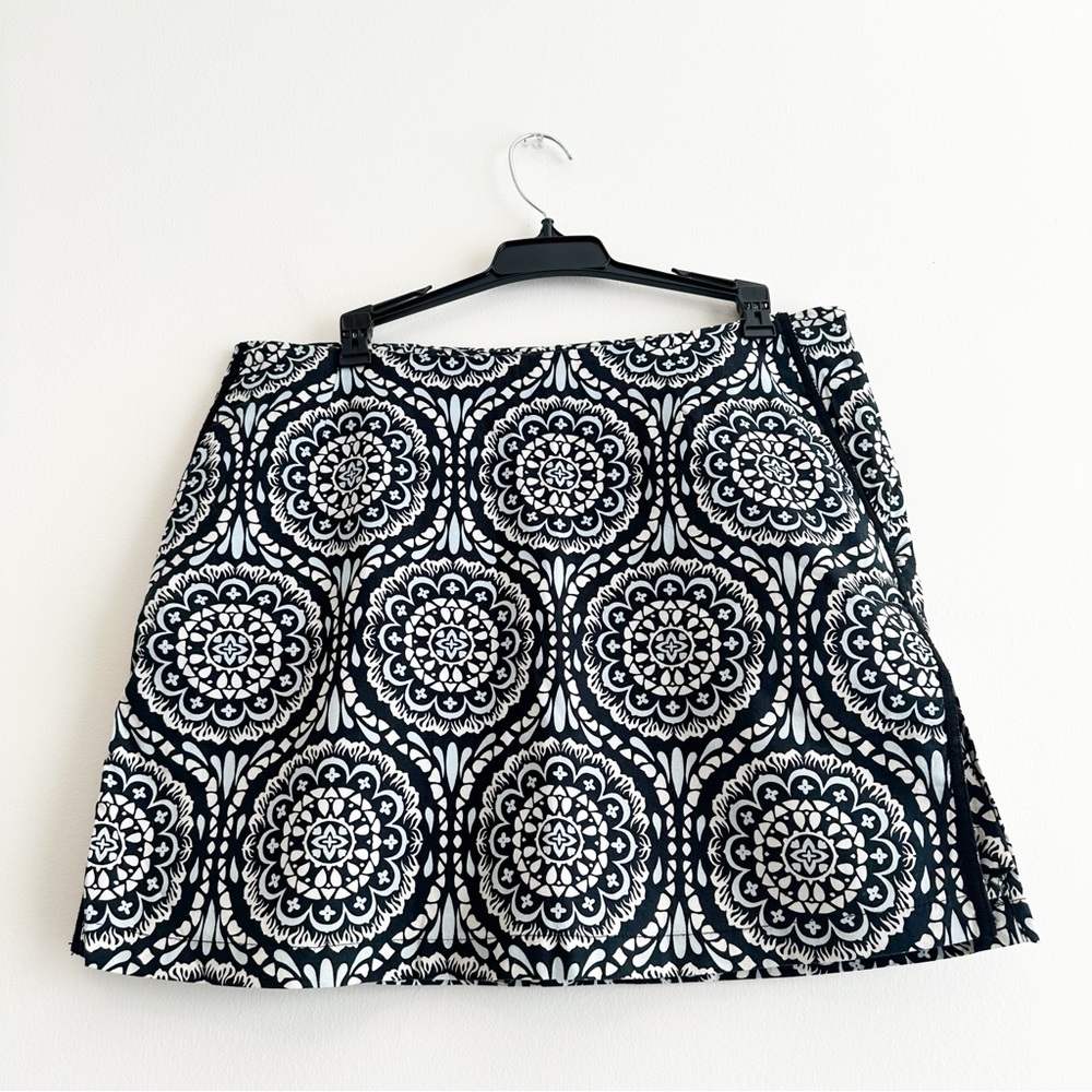 Golftini Black, Blue and White Printed A-Line Skirt